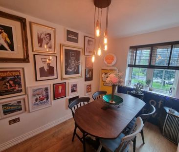 1 bedroom in a flat share to rent - Photo 2