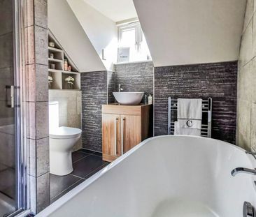 Detached house to rent on - Photo 2