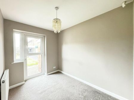 2 bedroom bungalow to rent - Photo 2