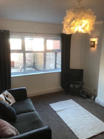 4 bedroom terraced house to rent - Photo 2