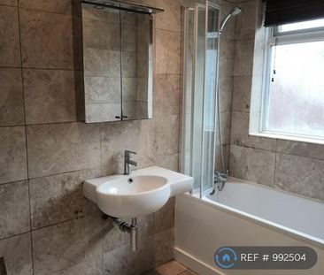 1 bedroom in a house share to rent - Photo 5