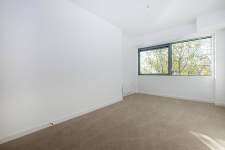 Lakeside Close - Photo 2