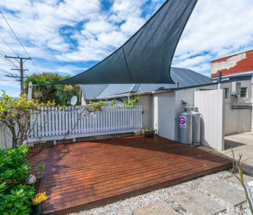 Modernised three bedroom home - Close to CBD and transport - Photo 1