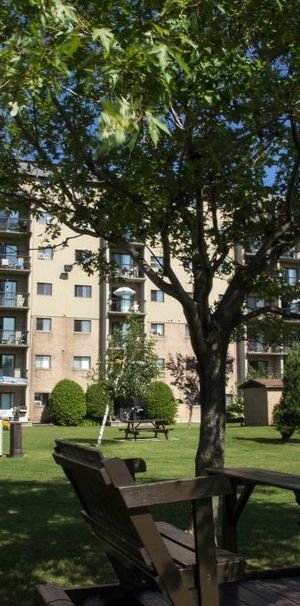 4 1/2 Charlesbourg - Piscine - jardins - décembre/janvier/février/mars/juillet - Photo 1