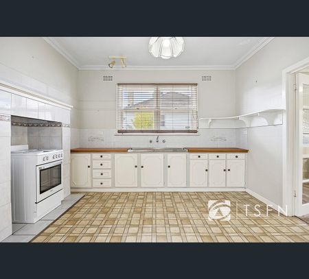 9 Guthrie St, Kangaroo Flat, Vic 3555 - Photo 2