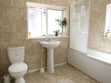 2 bedroom flat share to rent - Photo 4