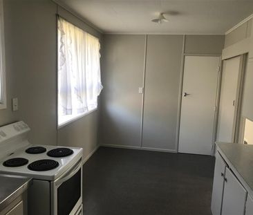 15 Geoffrey Place, Mangere, Auckland - Photo 3