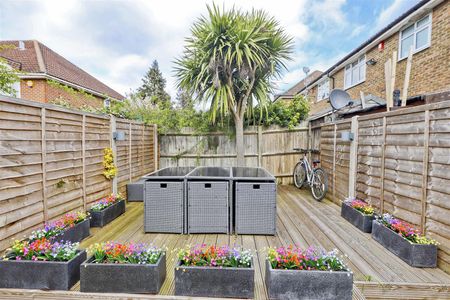 Kingfisher Close, Harrow, HA3 - Photo 2