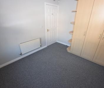 Beckets View, Abington, Northampton, NN1 - Photo 1
