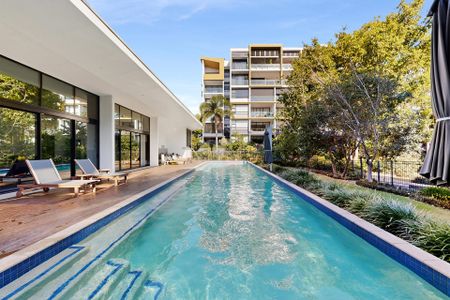 Luxurious Riverfront Penthouse with Breathtaking Views. Click on 3D Tour - Photo 3