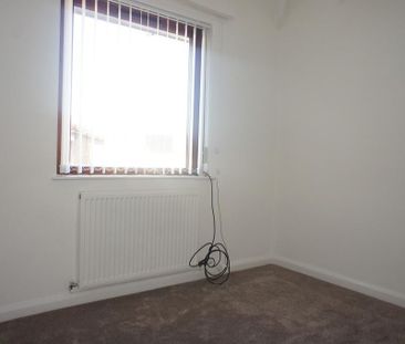 2 bedroom semi-detached house to rent - Photo 4