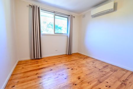 12 Lomond Drive, Glen Waverley - Photo 3