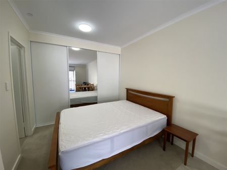 Furnished Studio Apartment - Photo 3