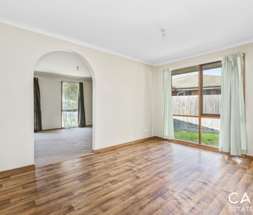 27 Hazelwood Avenue, Cranbourne North - Photo 5