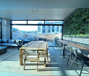 For Lease - 3250 Carding Mill Trail Unit# 516, Oakville, Ontario - Photo 2