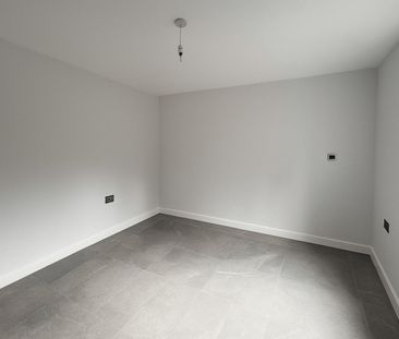 3 bedroom House To Let Total Size: 1045 SQ FT - Photo 4