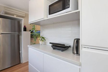 One Bedroom Unit in a Perfect Location - Photo 2