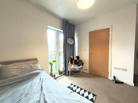 1 bedroom in a house share to rent - Photo 1