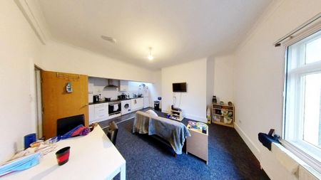 New Walk, Leicester - Photo 5