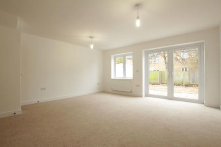 3 bedroom semi-detached house to rent - Photo 4