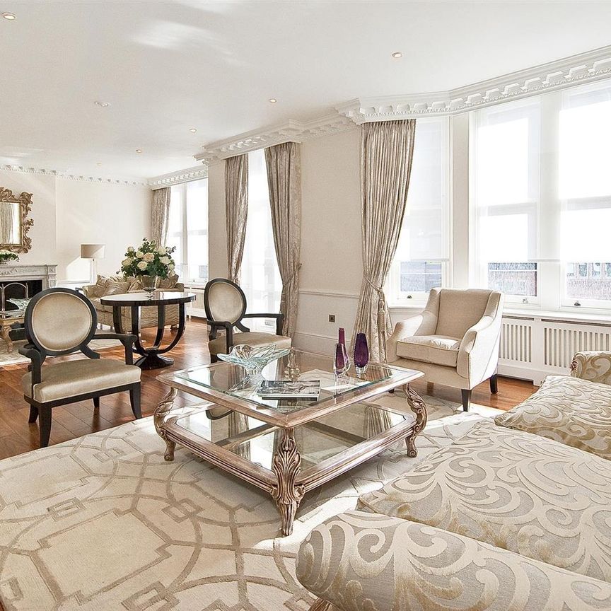 HERBERT CRESCENT, SW1X, London - Photo 1