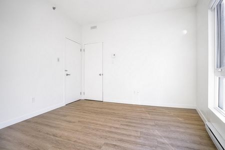 2 Bed , 2 Bath - Photo 3