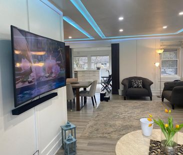 For Lease - 11 Morton Avenue, East Gwillimbury, Ontario - Photo 2