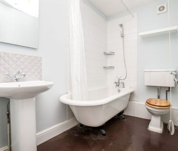 3 bedroom mid-terrace to rent Orchard Street, Chichester PO19 - Photo 2