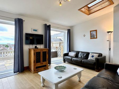 4 bedroom semi-detached house to rent - Photo 5