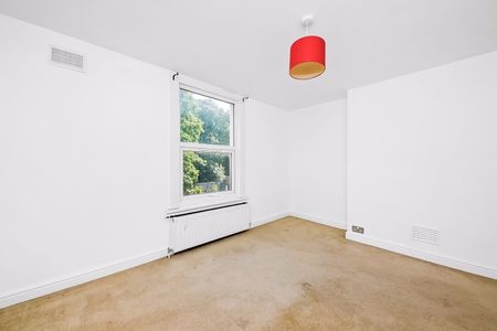 3 Bed Flat, Charlton, SE7 - Photo 4
