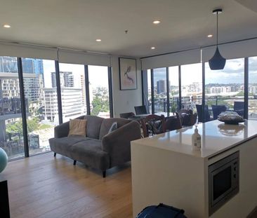 Comfortable Furnished 2 Bedroom + 2 Bathroom + Car Park Apartment a... - Photo 1