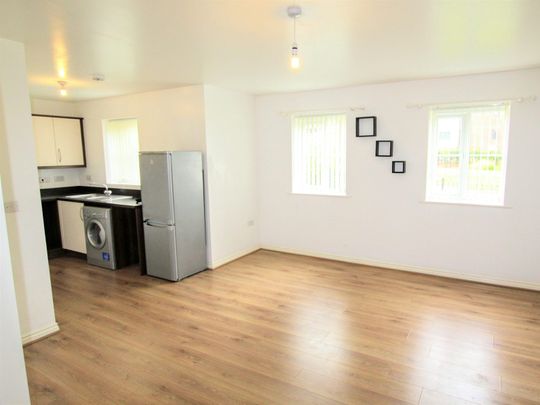 Flat to rent on - Photo 1