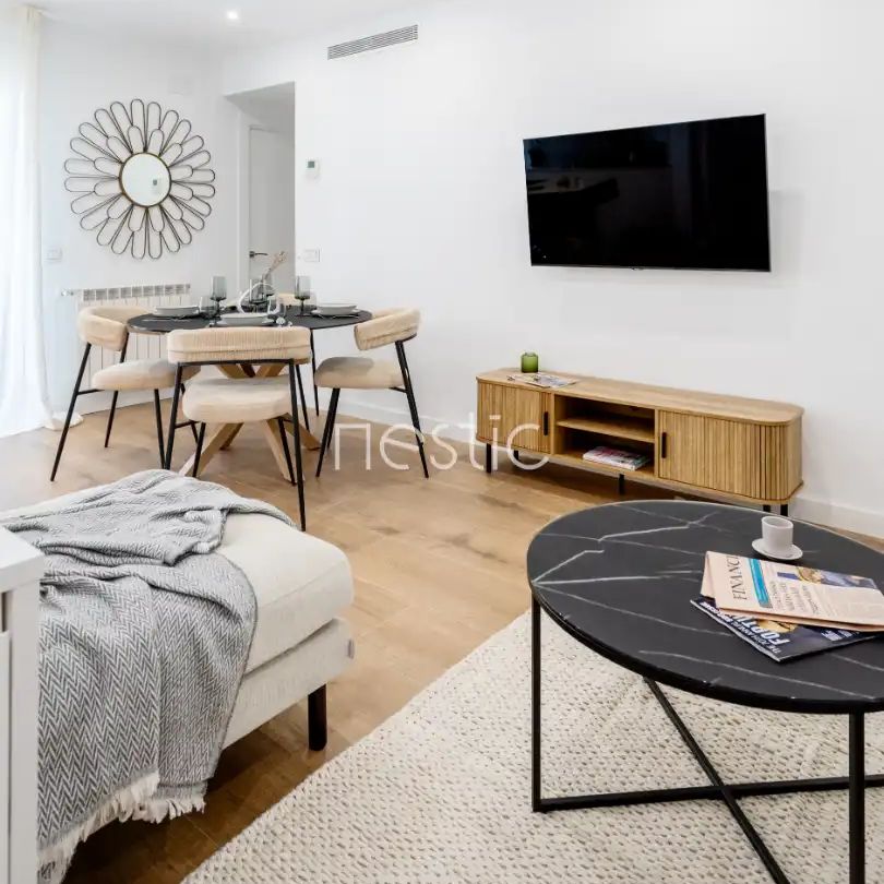 Apartamento de alquiler en Plaza del Doctor Laguna, 9, Niño Jesús - Photo 1