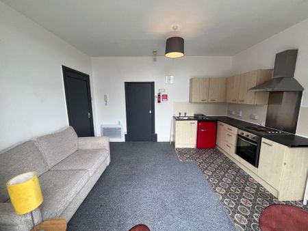 1 bedroom flat to rent - Photo 2