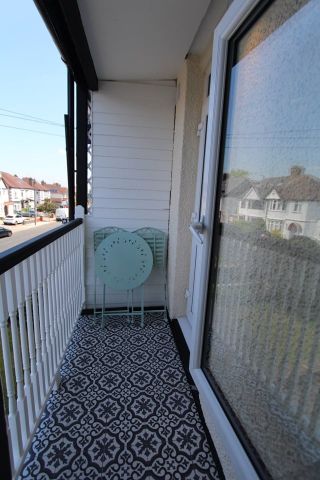 Studio Flat, Marlborough Hill, HA1 - Photo 4