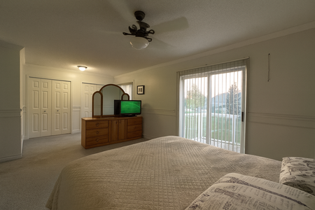 Backs Onto Green Space In Monterey Park – Spacious 4 Level Split With Double Garage - Photo 4