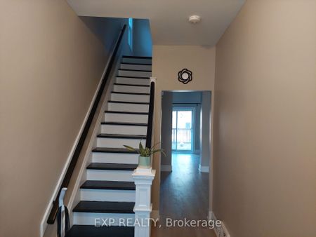 Detached Home For Lease | X8146730 - Photo 3