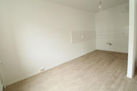 Helle 3-Raumwohnung mit Wanne und Balkon - Foto 3