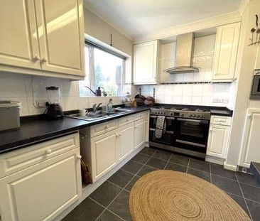 Rideway Close, Camberley, GU15 - Photo 4