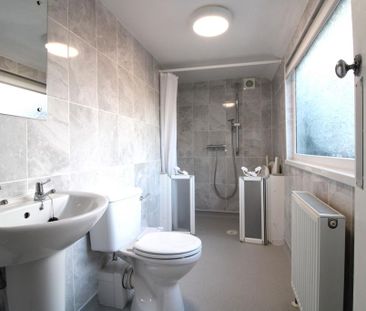 2 bedroom semi-detached bungalow to rent - Photo 5