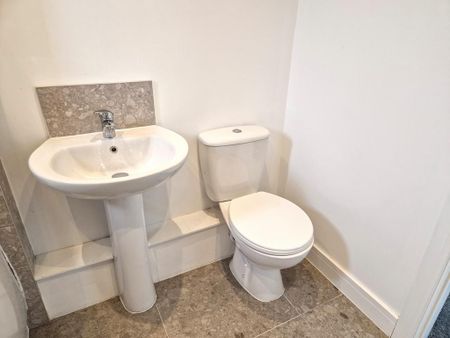 2 bedroom terraced house to rent - Photo 4