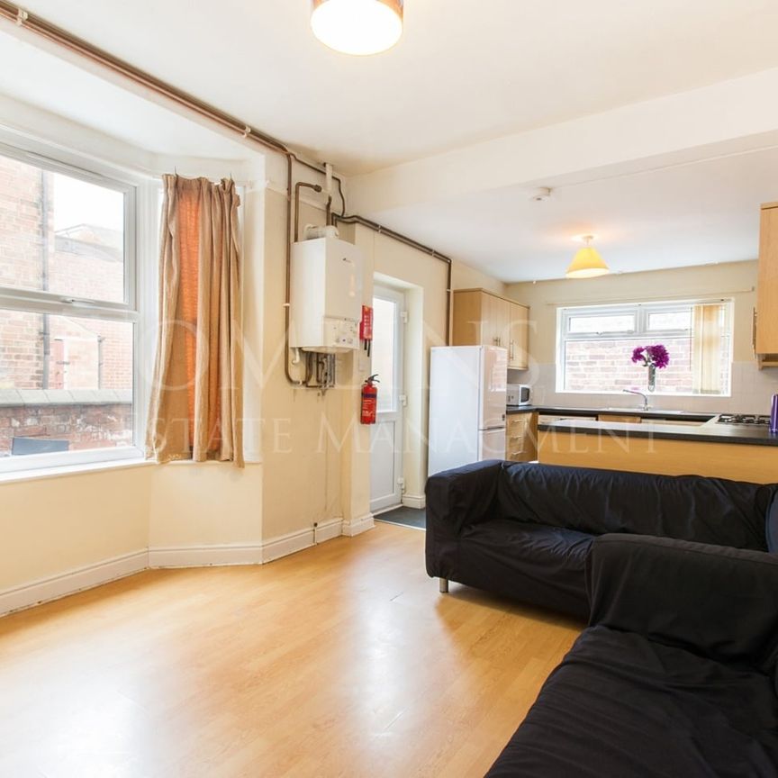 5 Bed Semi-Detached House, Bute Avenue, NG7 - Photo 1