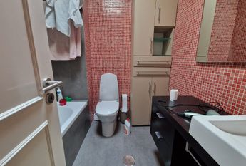 Apartamento T3 Renovado na Praia da Barra - 2ª Linha do Mar.