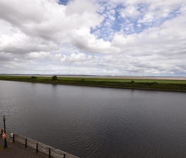 South Pier Road, Ellesmere Port - Photo 1