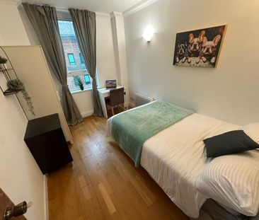 4 bedroom flat share to rent - Photo 2