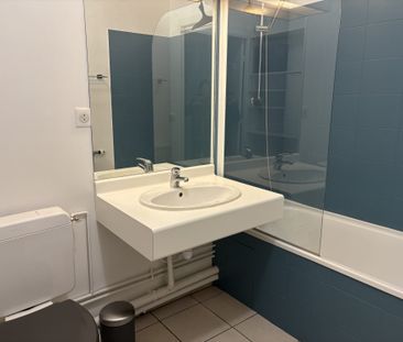 Location Appartement 1 pièce 32m² LYON 3ème - Photo 1