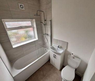 2 bed Terraced - To Let - Photo 3