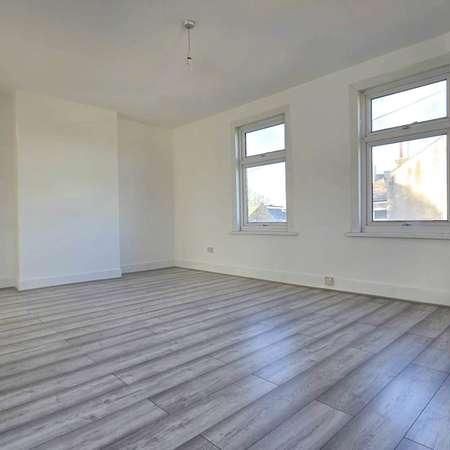 Grangewood Street, East Ham, E6 - Photo 1