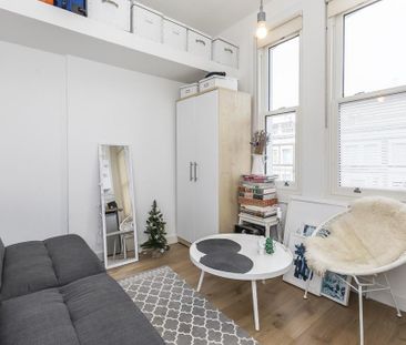 Studio to rent - Photo 2