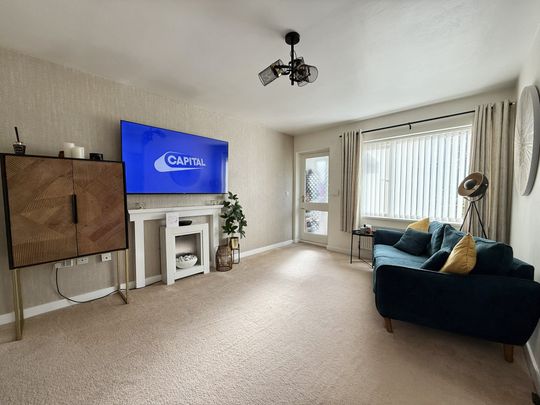 High Street, Wadworth - Photo 1